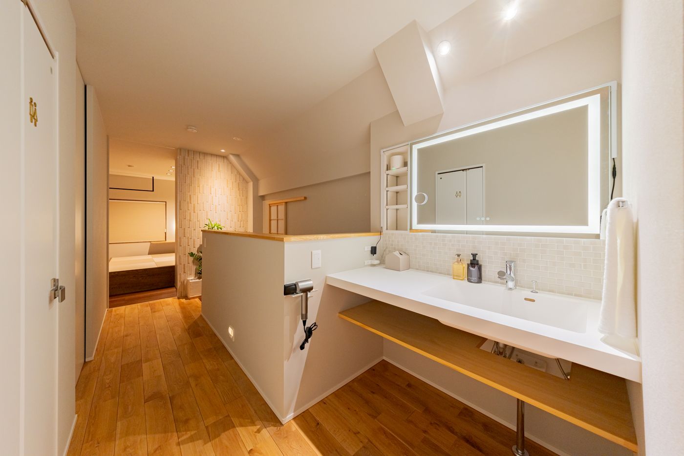 The washbasin with a backlit mirror